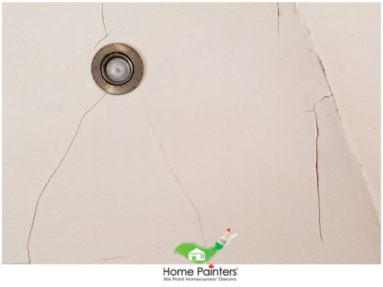 cracked plaster ceiling with copper potlight, plaster ceiling repair, professional home painters tips, ceiling paint peeling