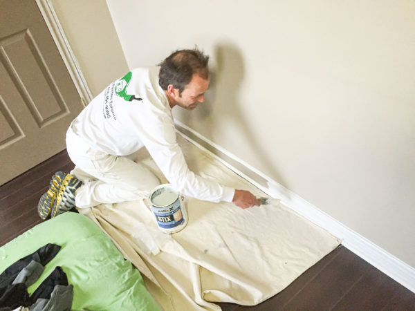 How To Install Shoe Moulding With and Without Nails - HPT Blog