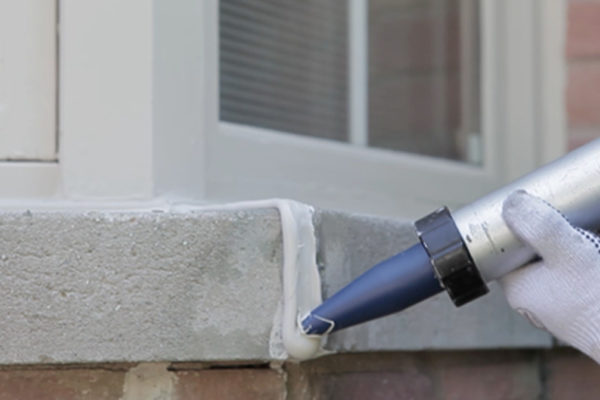 House Painters, Caulk Exterior caulking windows and doors, can you paint window trim, can you paint window trim, painting vinyl trim, painting exterior window trim