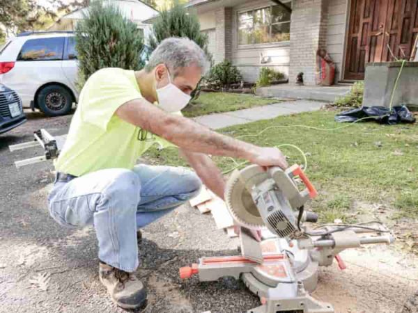 Handyman Flooring Working