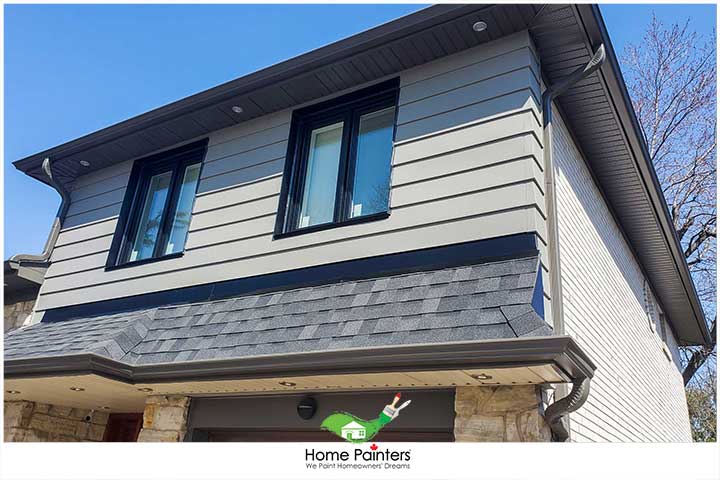 Freshly professionally painted aluminum siding on a Toronto GTA bungalow