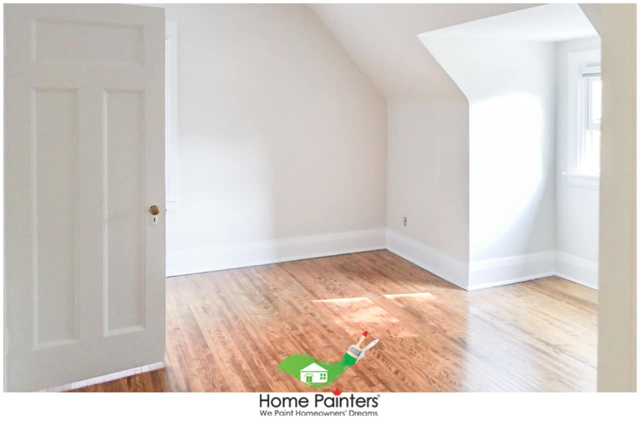 Interior-Painting_Bedroom_white_bedroom-with-hardwood-floor-and-wood-trim-painted-white